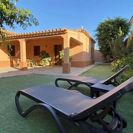 Chalet Casa Con Jardin Privado Y Piscina Compartida *