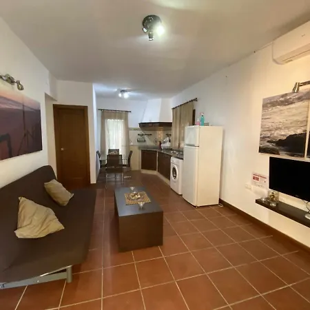 Casa Con Jardin Privado Y Piscina Compartida *