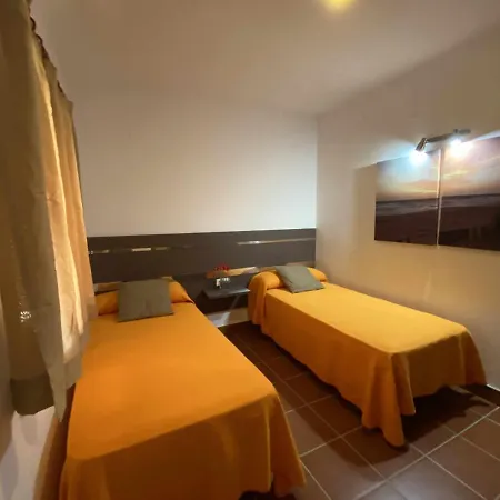 Casa Con Jardin Privado Y Piscina Compartida *