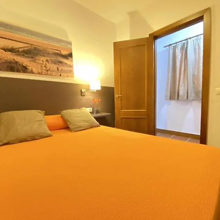 Casa Con Jardin Privado Y Piscina Compartida