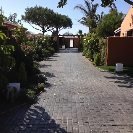 Casa Con Jardin Privado Y Piscina Compartida *