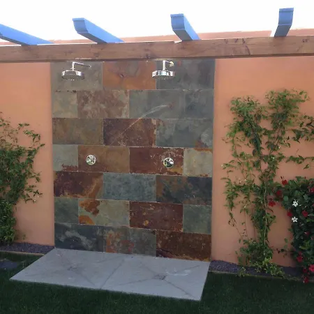 Chalet Casa Con Jardin Privado Y Piscina Compartida
