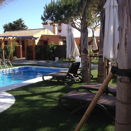 Casa Con Jardin Privado Y Piscina Compartida